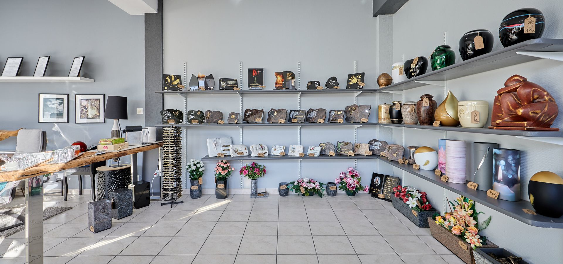 plaques vases funeraire normandie